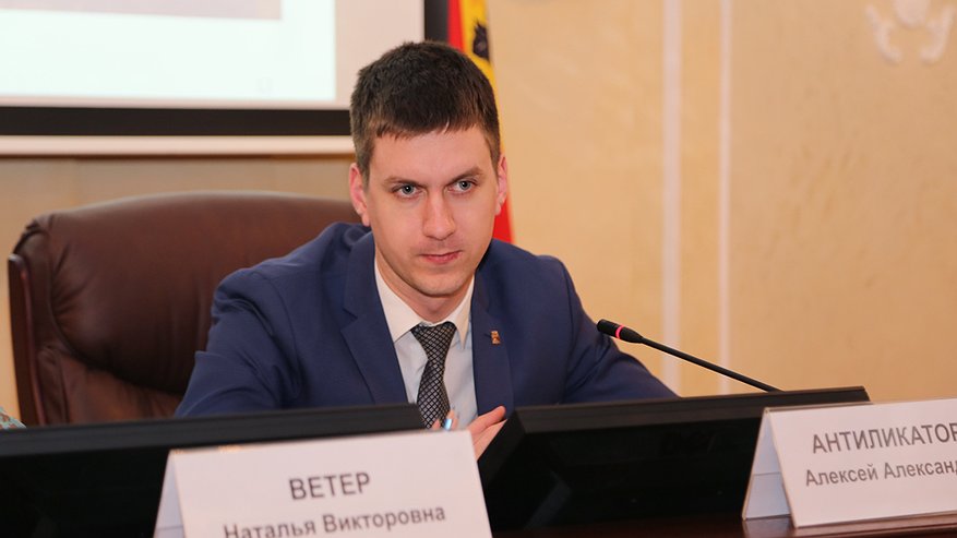 Главная картинка новости: Воронежский вице-мэр Алексей Антиликаторов покидает пост