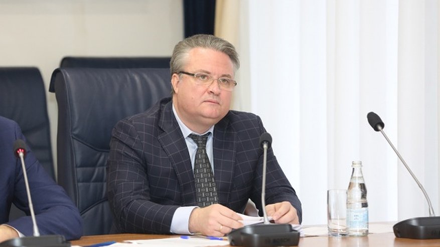 Главная картинка новости: Действующий мэр Воронежа подал документы на конкурс за пост главы города