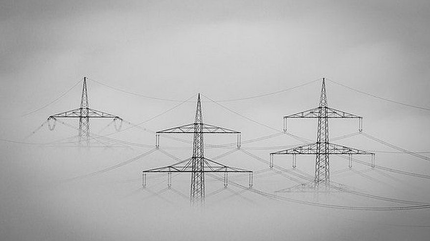 Главная картинка новости: Жители нескольких сел Семилукского Медвеженского поселения остались без электричества из-за непогоды