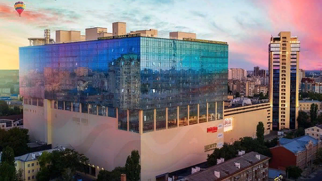 Главная картинка новости: В Центре Галереи Чижова подтвердили эвакуацию воронежцев