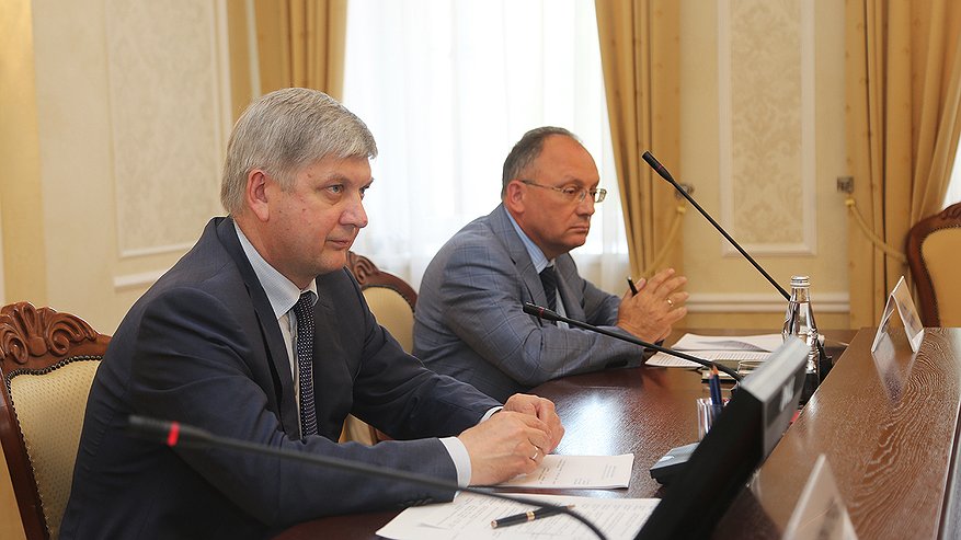 Главная картинка новости: Воронежский мэр пообещал «внимательно следить» за арендаторами «Танаиса»