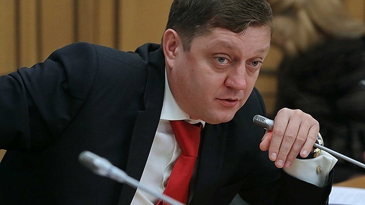 Главная картинка новости: Олег Пахолков больше не будет воронежским депутатом