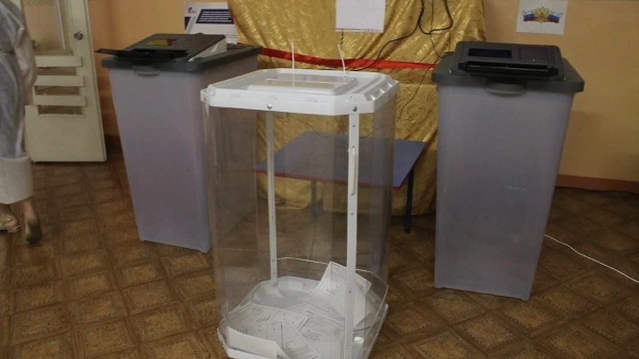 Главная картинка новости: Кандидаты в губернаторы Воронежской области представили свои списки на должность сенаторов в Совет Федерации