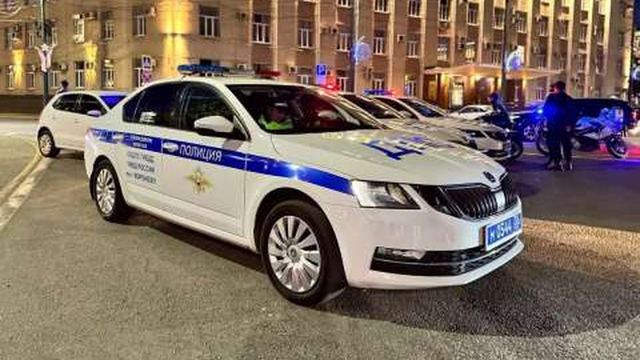 Главная картинка новости: Рейд по поиску таксистов-нелегалов проводят в Воронежской области