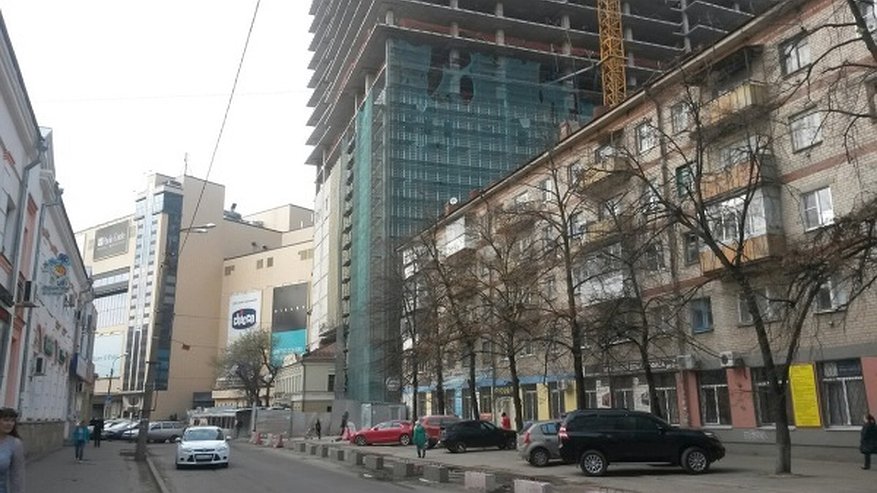 Главная картинка новости: В Воронеже на стройке погиб 19-летний рабочий 
