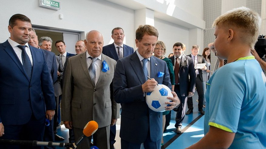Главная картинка новости: Воронежский губернатор предложил президенту вкладываться в физкультуру