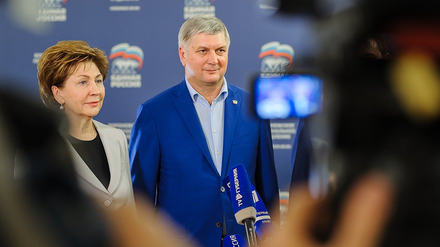 Главная картинка новости: Воронежский облизбирком констатировал победу Александра Гусева на губернаторских выборах