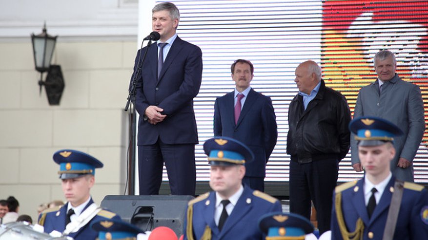 Главная картинка новости: У мэра Воронежа появился запасной аэродром