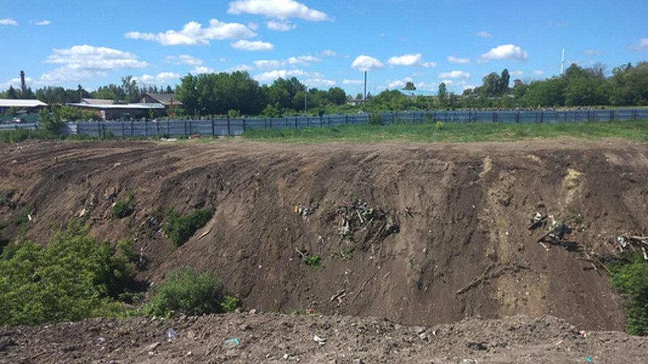 Главная картинка новости: В Острогожске очистили тридцатилетний мусорный овраг 