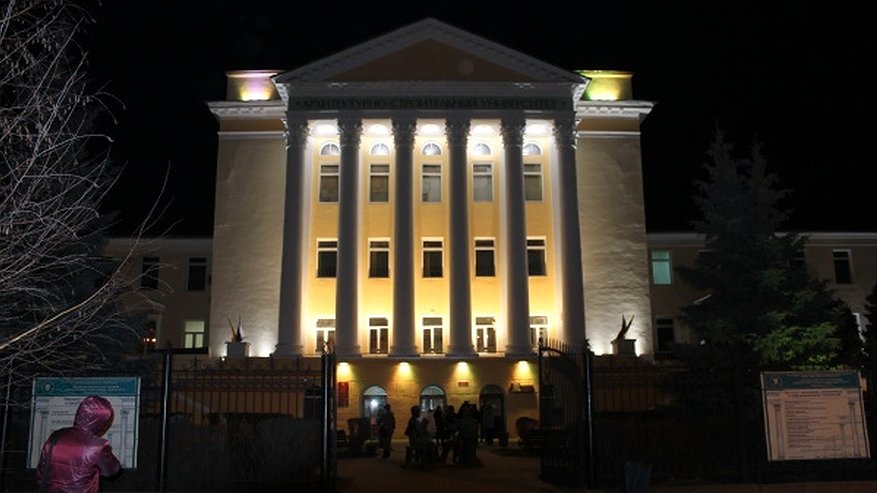 Главная картинка новости: Воронежскую улицу украсило здание с уникальной светодиодной подсветкой 