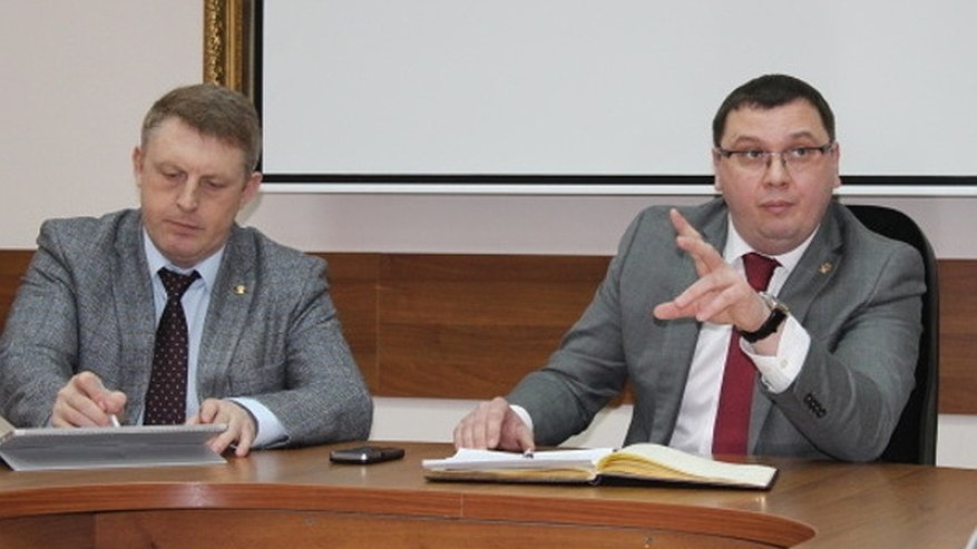 Главная картинка новости: Воронежский опорный университет будет строить сам себя