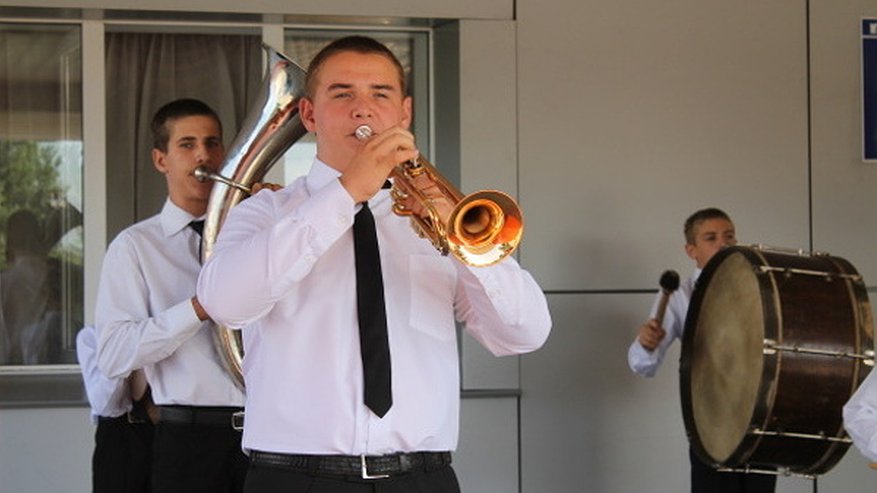 Главная картинка новости: Молодой трубач из Новохопёрска готовится к международному конкурсу
