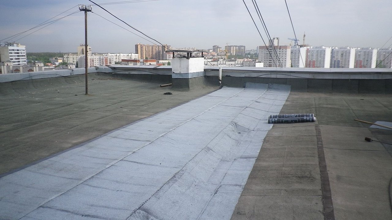 Главная картинка новости: Воронежская госжилинспекция потребовала от управляющей компании ремонт кровли в снегопад