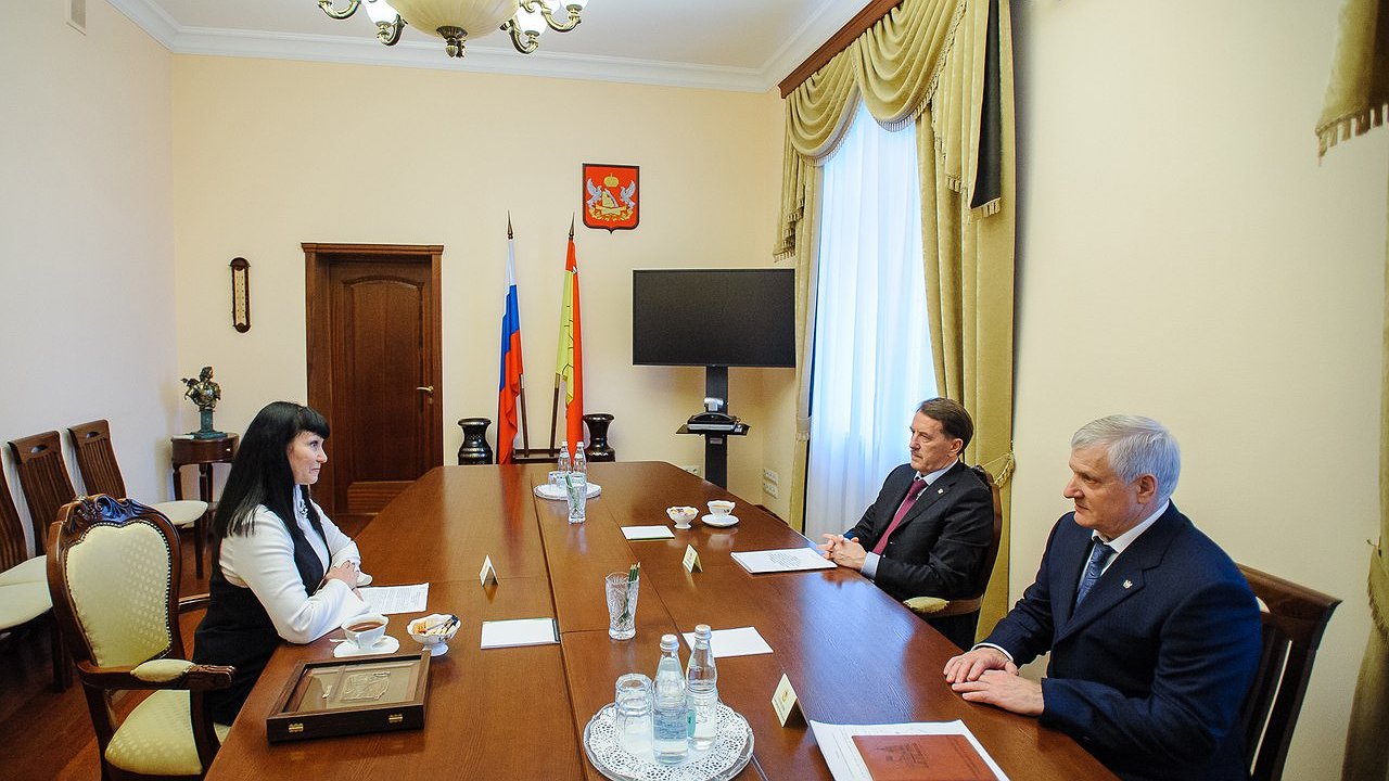 Главная картинка новости: Воронежские судебные приставы вернули в бюджет 1,2 млрд рублей