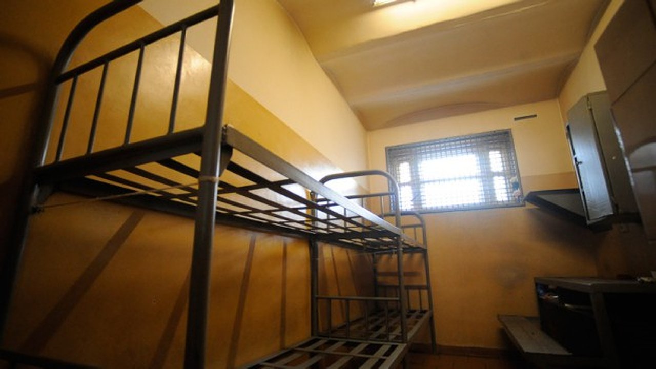 Главная картинка новости: Глава Хохольского района помещен в воронежский изолятор