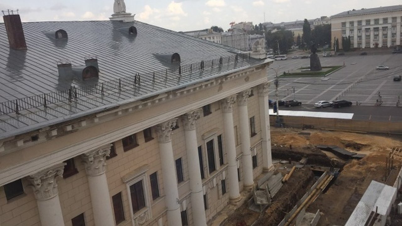 Главная картинка новости: На ремонт кровли воронежского театра оперы и балета готовы потратить 3,6 млн рублей