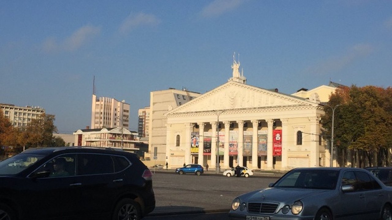 Главная картинка новости: В Воронеже снова ищут подрядчика для ремонта кровли оперного театра за 3,6 млн рублей 