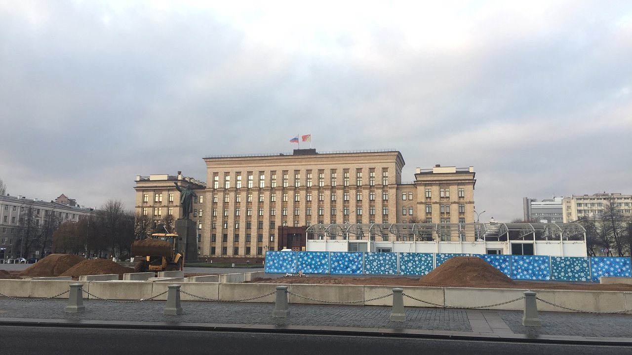 Главная картинка новости: На ремонт катка на площади Ленина в Воронеже потратили 816 тыс. рублей