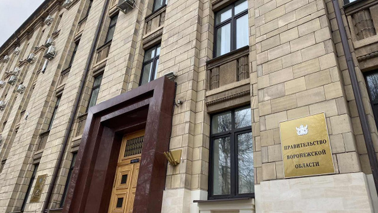 Главная картинка новости: В Воронеже на жалобы горожан и блогеров ответят 30 сотрудников ЦУР