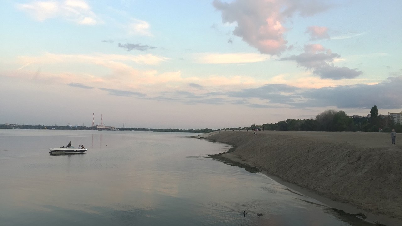 Главная картинка новости: В 2021 году в Воронеже начнут реконструкцию Петровской набережной