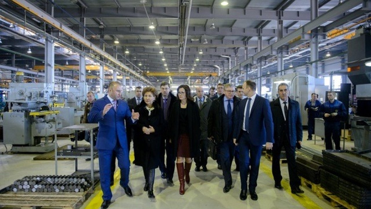 Главная картинка новости: Министерство промышленности намерено развивать заводы Воронежской области 