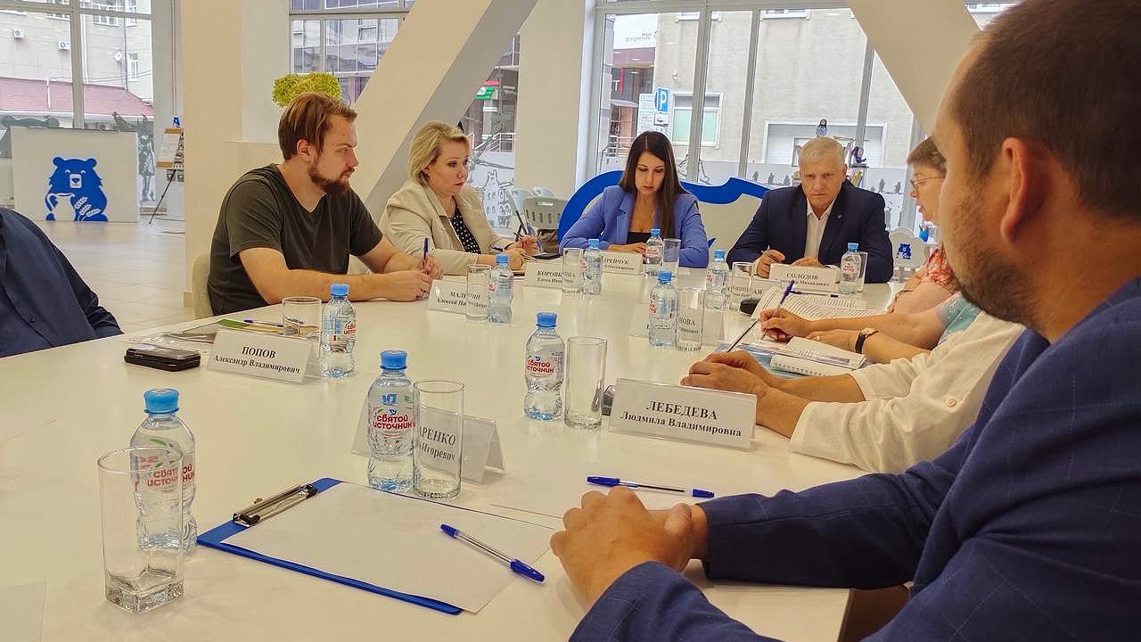 Главная картинка новости: Поддержка участников СВО, многодетных и лиц с ОВЗ, развитие села, гражданская солидарность: «Единая Россия» ведет в регионе активную работу