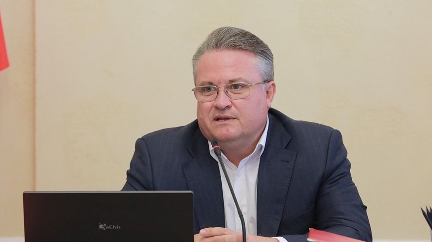 Главная картинка новости: Сколько поклонников осталось у бывшего мэра Воронежа после ухода?