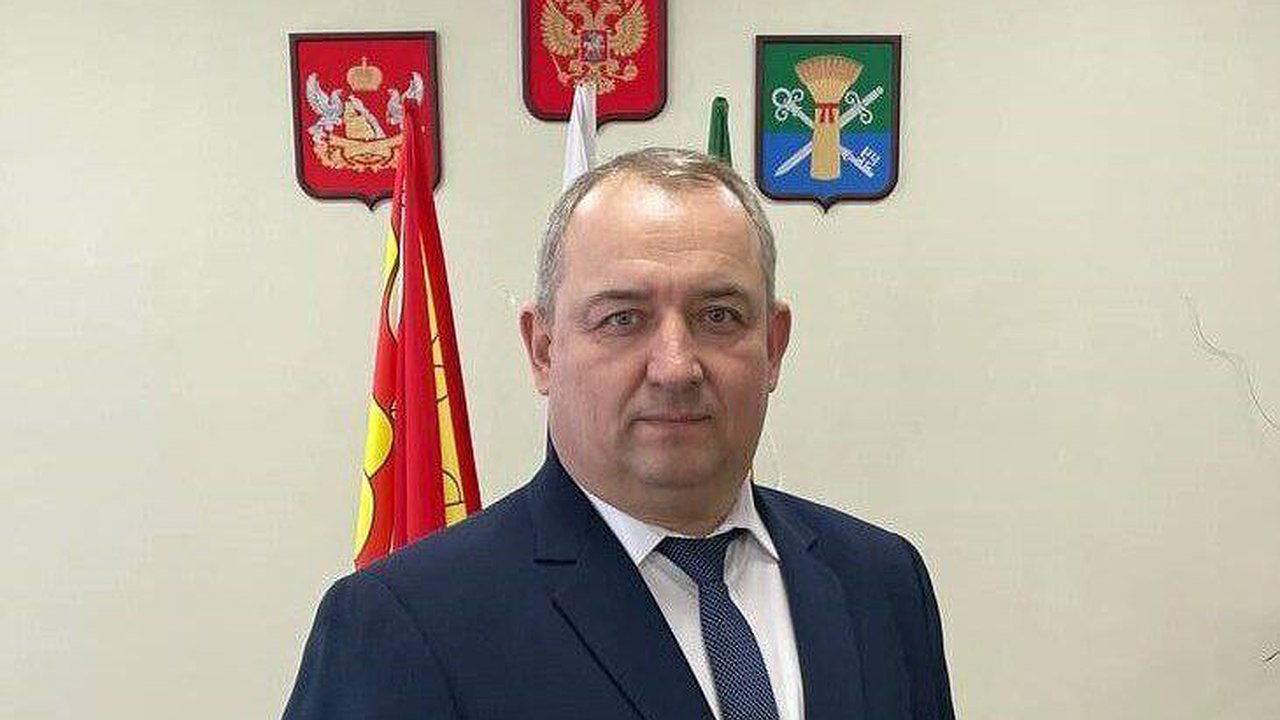 Главная картинка новости: Владимир Лаптиев стал главой Петропавловского района Воронежской области