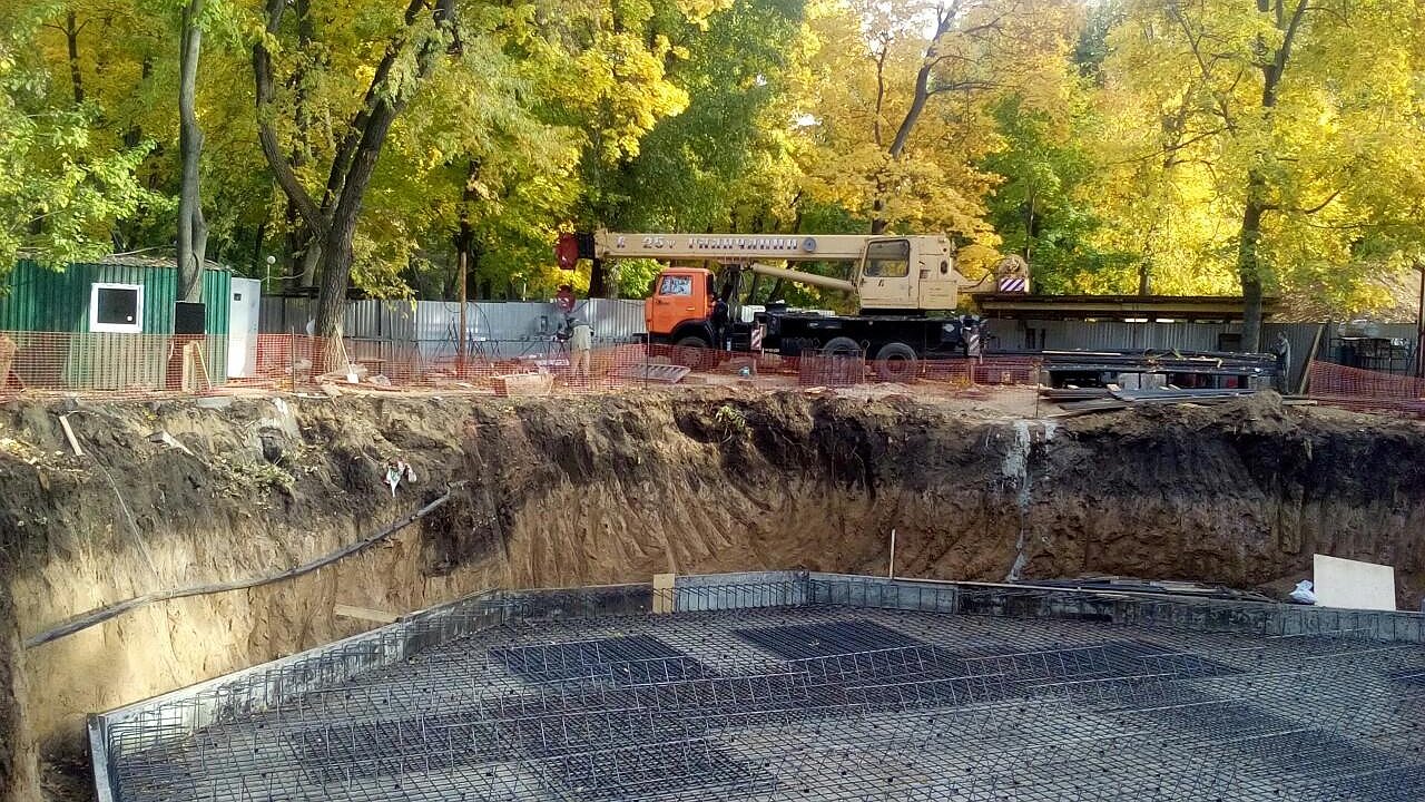 Главная картинка новости: Под «Матрешкой» в воронежском парке «Орленок» нашли культурный слой
