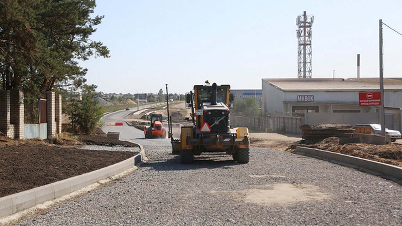 Главная картинка новости: К середине октября в Воронеже завершится строительство дороги за 176 млн рублей