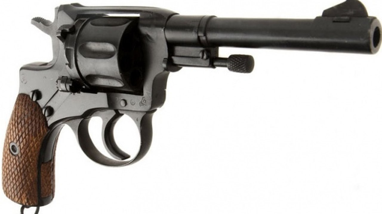 Главная картинка новости: Под Воронежем УФСИНовцы получили по четыре года за марихуану и наган