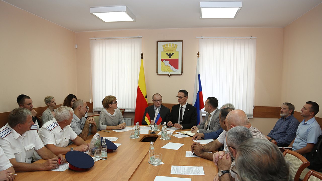 Главная картинка новости: Воронеж: немец вслед за англичанами