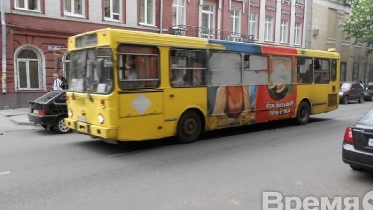 Главная картинка новости: Воронежцам подарили платные автобусы вместо народных