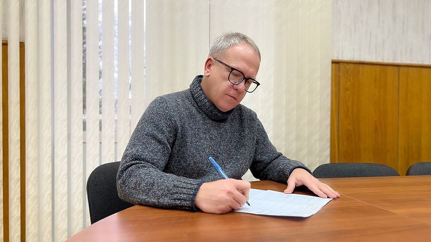 Главная картинка новости: Уходящий в отставку глава Семилукского района Швырков задолжал за электричество