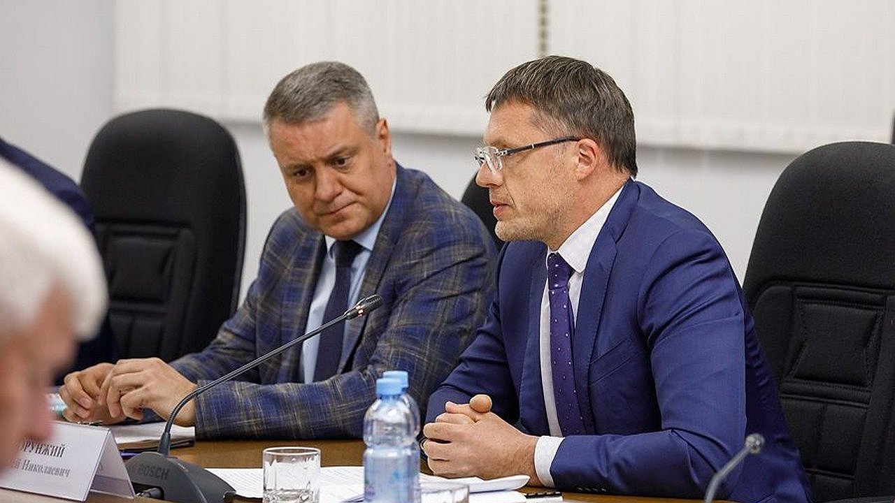 Главная картинка новости: Сергей Хорунжий покинул должность секретаря избирательной комиссии Воронежской области 