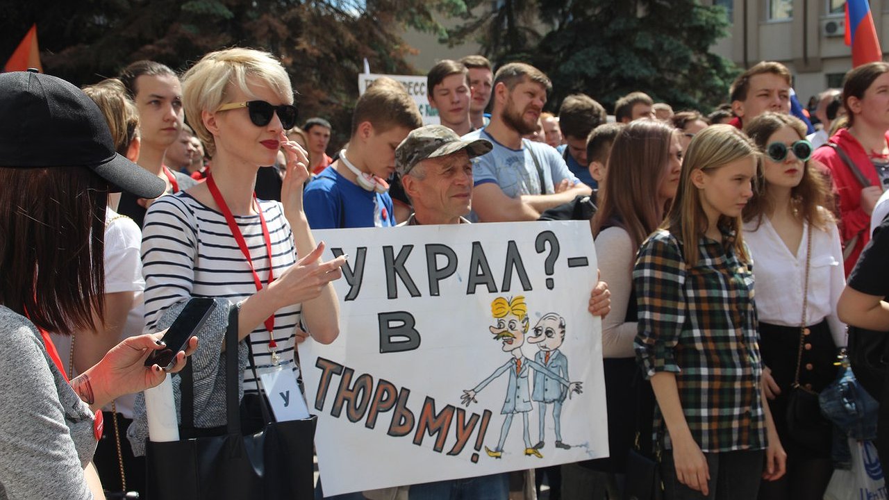 Главная картинка новости: Сторонники политика Навального впервые выиграли суд у воронежских властей