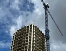 Два человека погибли при падении подъемника башенного крана на Ворошилова