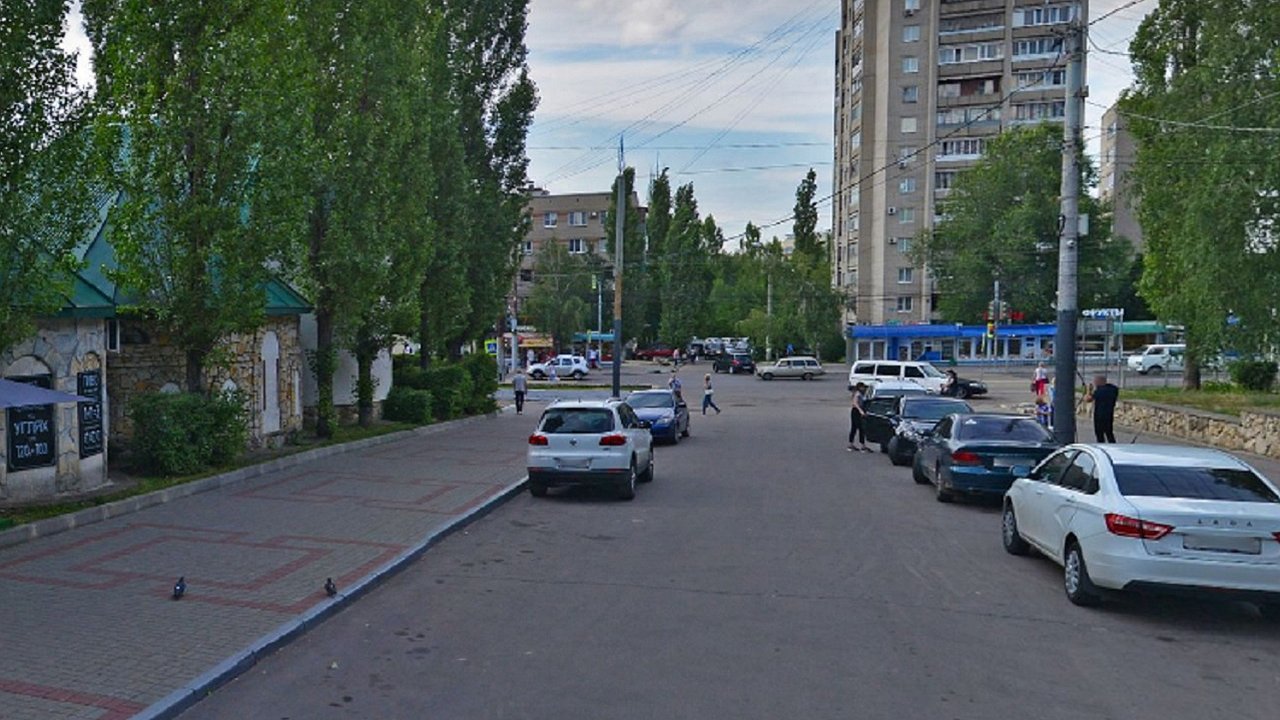 Главная картинка новости: Из-за устранения последствий атаки БПЛА перекрыта одна из улиц в Воронеже 