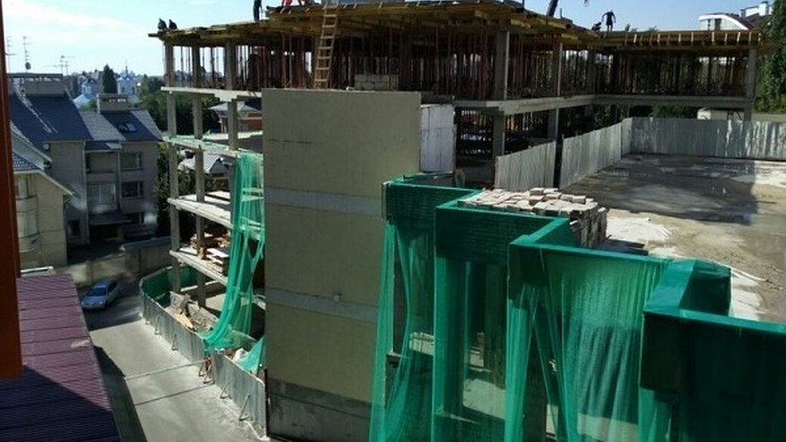 Главная картинка новости: Здание возле воронежского «Петровского пассажа» не реконструировали 