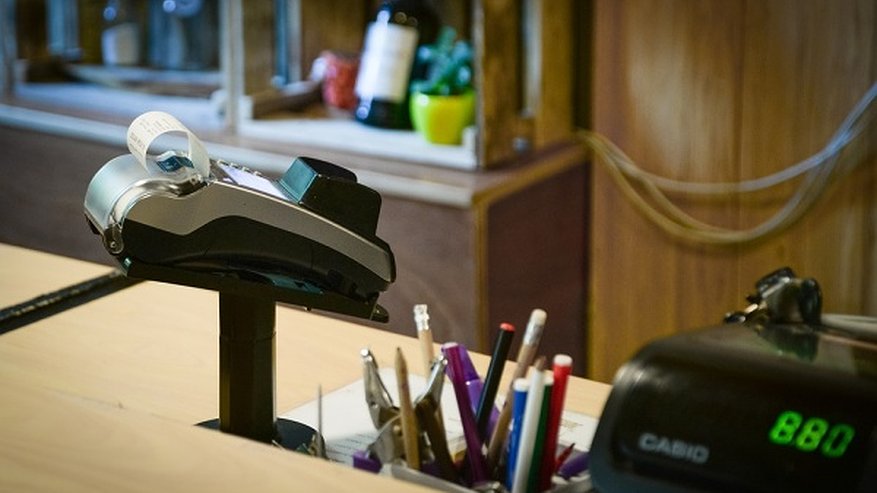Главная картинка новости: Воронежские магазины массово переходят на эквайринг 