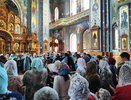 К Казанской иконе Божией Матери второй день не иссякают очереди в Воронеже: фоторепортаж