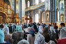 Миниатюра новости: К Казанской иконе Божией Матери второй день не иссякают очереди в Воронеже: фоторепортаж 