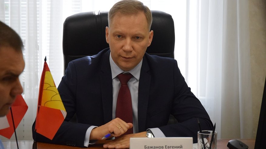 Главная картинка новости: Евгений Бажанов стал новым руководителем департамента ЖКХ Воронежской области