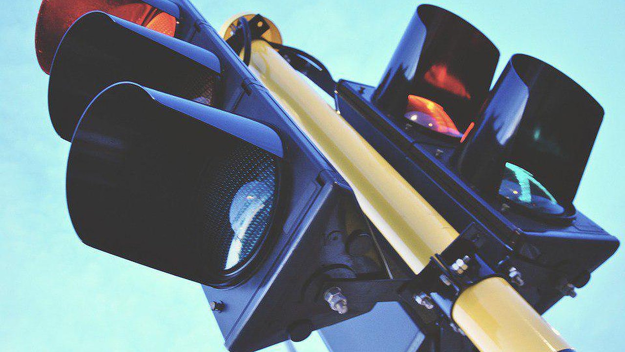 Главная картинка новости: Спасут ли «умные» светофоры Воронеж от пробок?