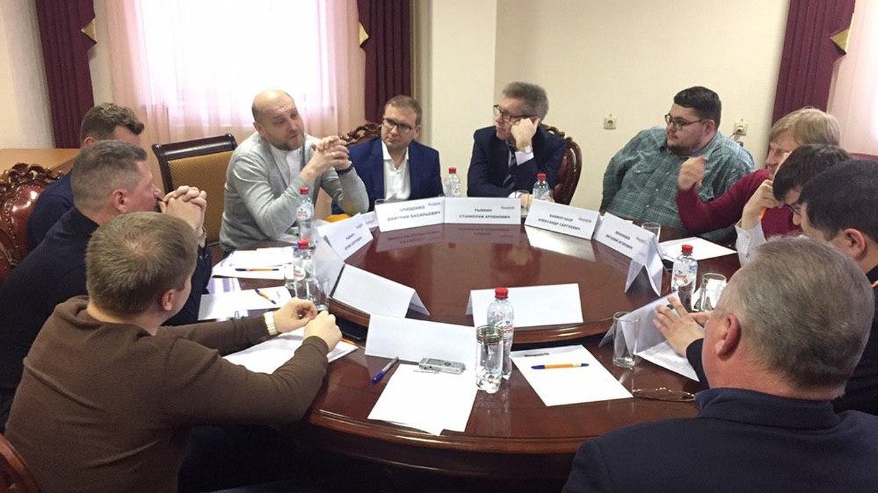 Главная картинка новости: Эксперты в Воронеже: «Платные парковки вызвали новую волну противоречий»