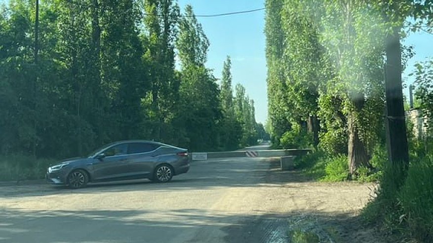 Главная картинка новости: В Воронеже на ул. Ильюшина растянулась пробка на несколько километров