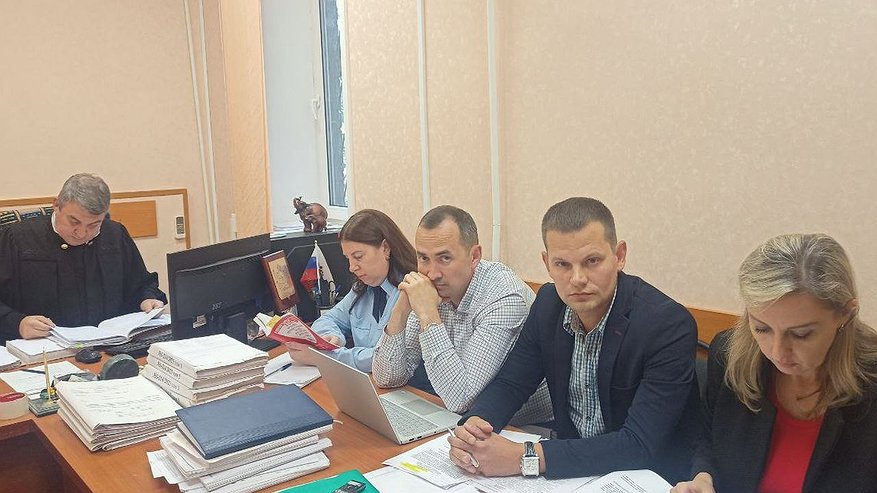 Главная картинка новости: Обвиняемый в избиении женщины экс-полицейский не смог добиться передачи дела другому судье