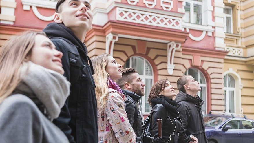 Главная картинка новости: Умирающих воронежцев заменяют мигрантами из Таджикистана 