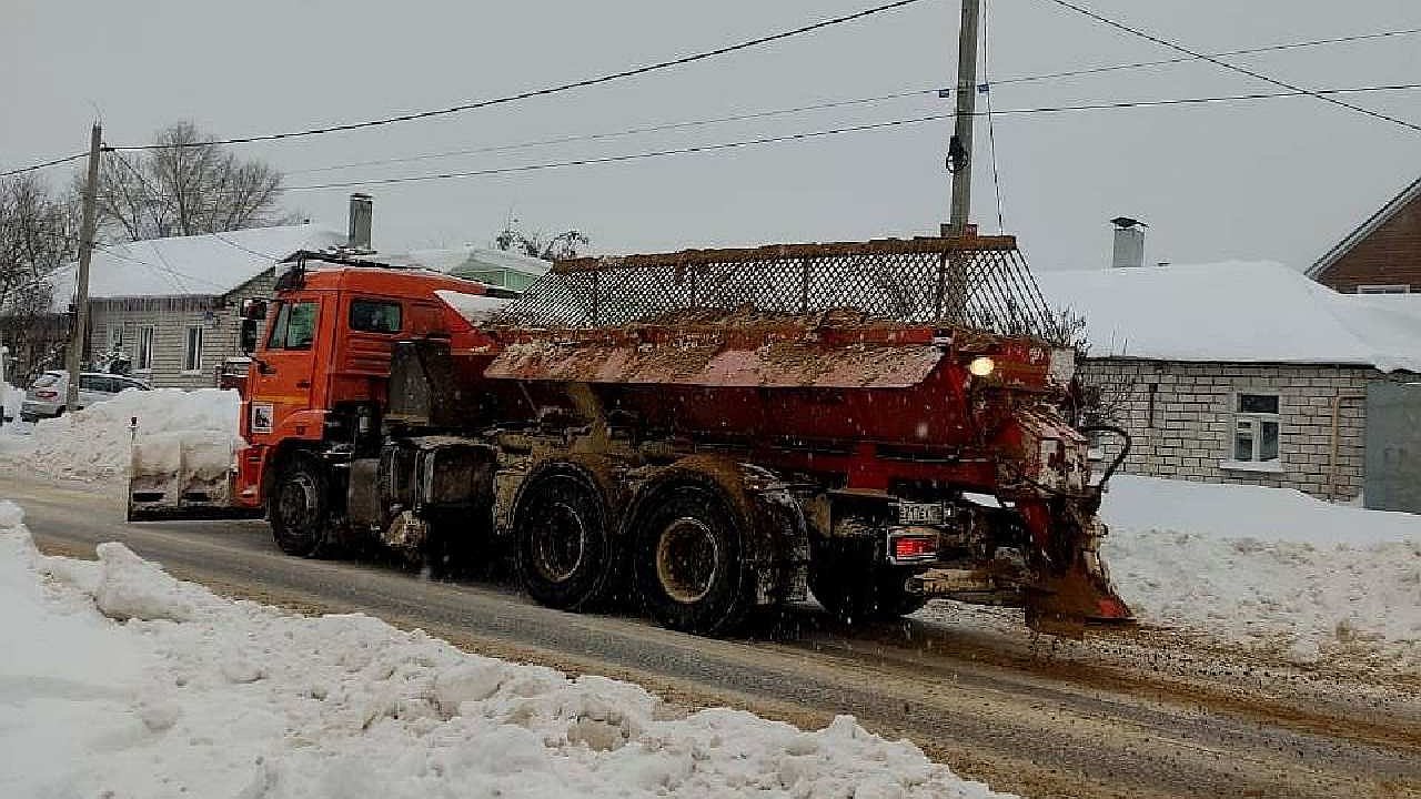 Главная картинка новости: С улиц Воронежа 14 декабря вывезли 1,7 тыс. кубометров снега