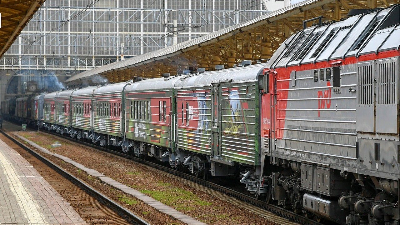 Главная картинка новости: Тематический поезд Минобороны остановится в Воронеже 10 мая